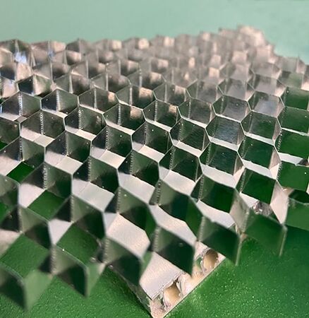 Aluminyum Honeycomb C:6mm-83kg/m3 T:18mm - 2